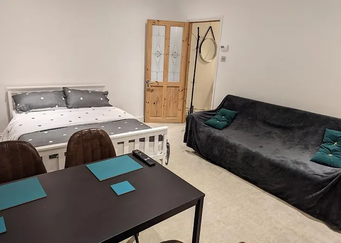 Fully-Equipped Flat In The City Of London