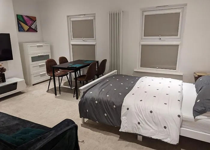 Fully-Equipped Flat In The City Of London