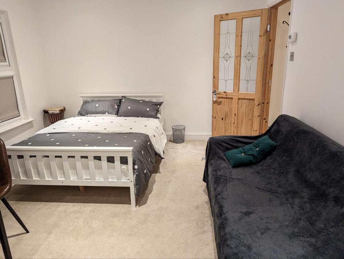 Apartment Fully-equipped Flat In The Of *